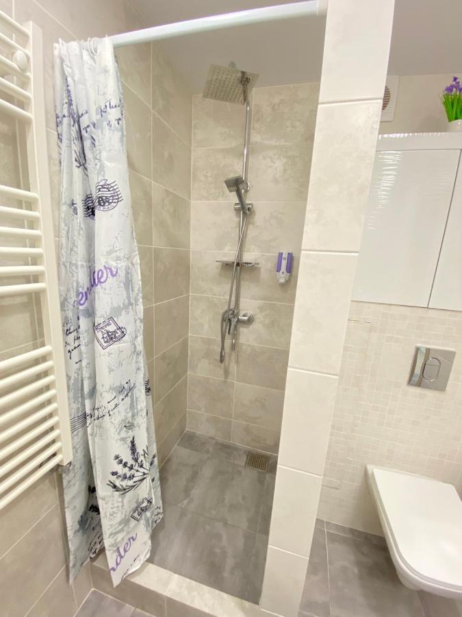 Suite Mira Avenue Center Двухкомнатная Квартира В Центре Возле Тц Цум Tjernihiv Eksteriør billede